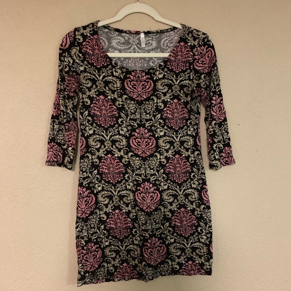 Pink blush maternity shirt size medium